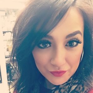 Meet your Posher, Ashley