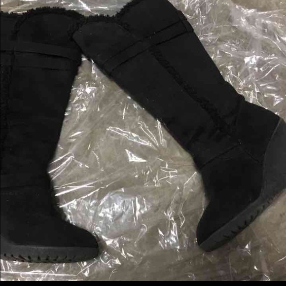 Black wedge boots