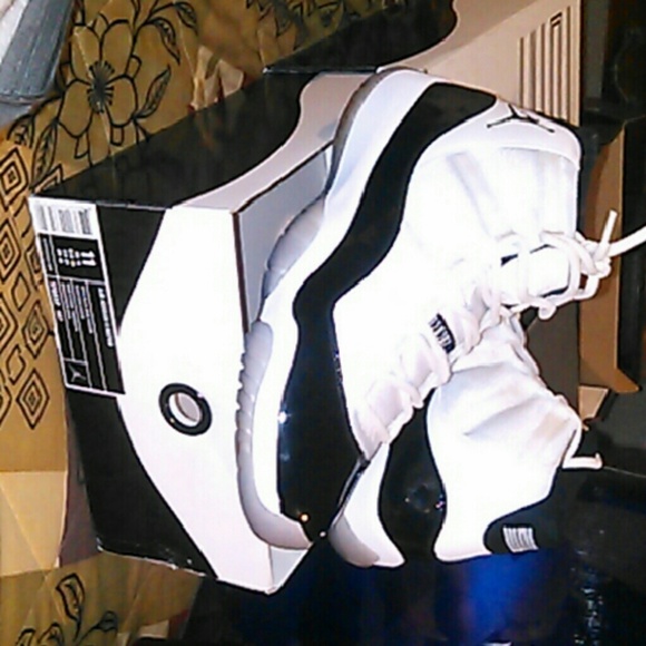 Air jordan 11 retro main image 4