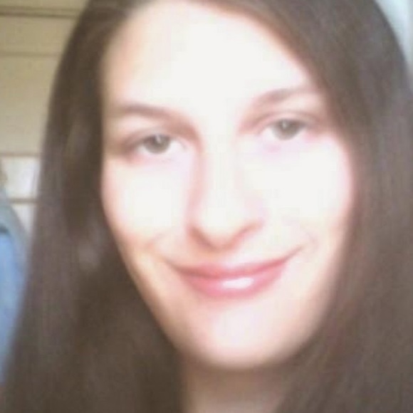 Meet your Posher, Ruth - Picture 1 of 1