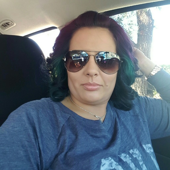 Meet your Posher, Sara - Picture 1 of 1