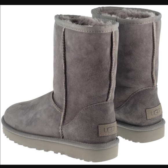 UGG Shoes - REDUCED🌟UGG CLASSIC SHORT II GREY SZ 6 NEW IN BOX