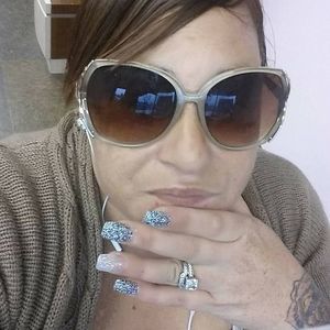 Meet your Posher, Erin elizabeth