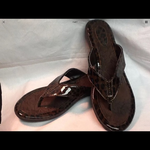 B.O.C. Borne Concept Low Wedge Sandals 9m