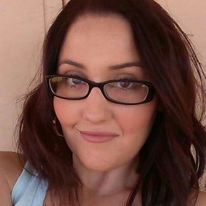 Meet your Posher, Corrie