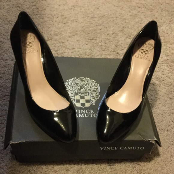 Authentic Vince Camuto black patent soft cow heels