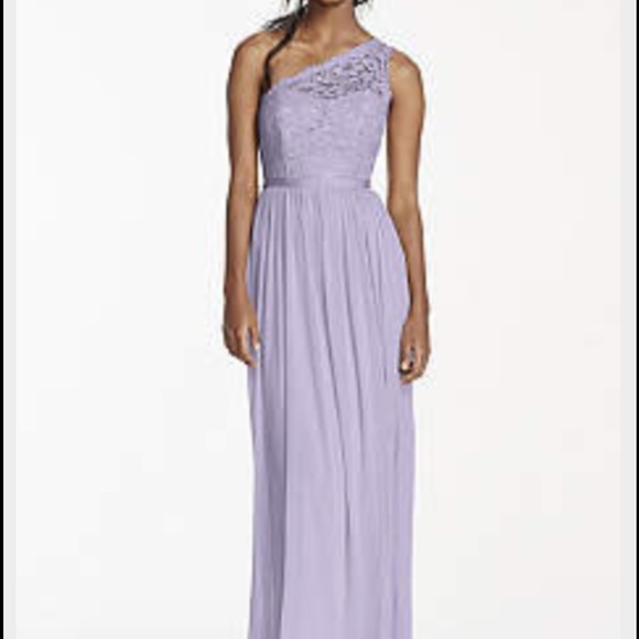This is a 1x worn bridesmaids dress in NAVY BLUE