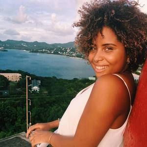 Meet your Posher, Dayna