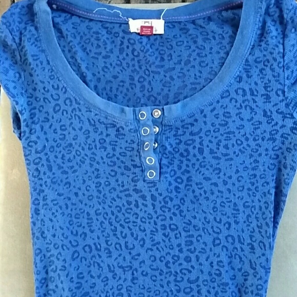 Women's t-shirt