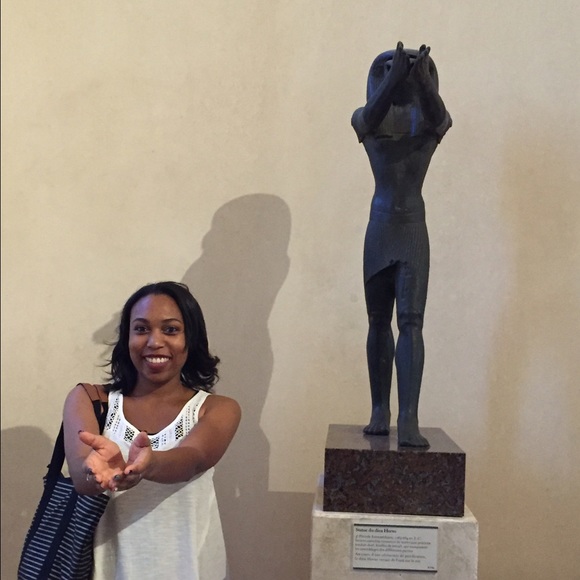 Meet your Posher, Lauryn - Picture 3 of 3