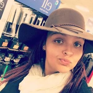 Meet your Posher, Sheena