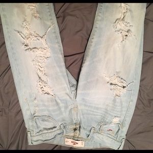 Distressed Hollister boyfriend jeans