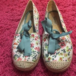Report Floral flats