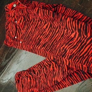 HOT TOPIC ZEBRA STRIPPED JEANS