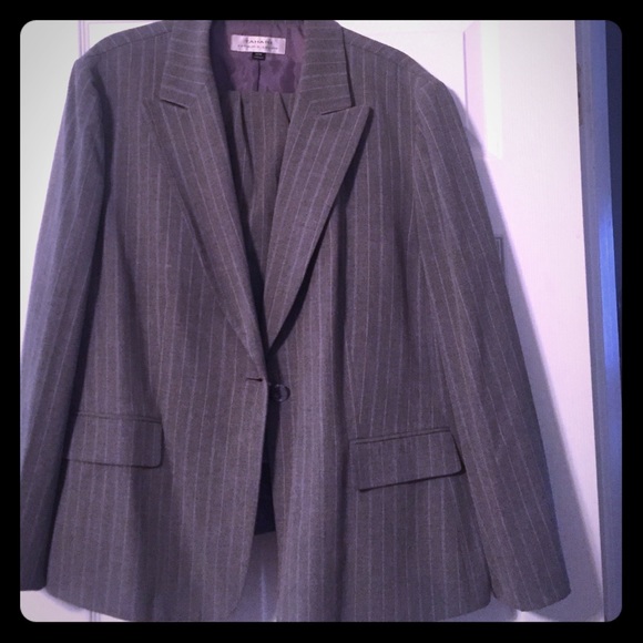 Tahari Jackets & Blazers - TAHARI Pinstriped Pants Suit. Sz 20W