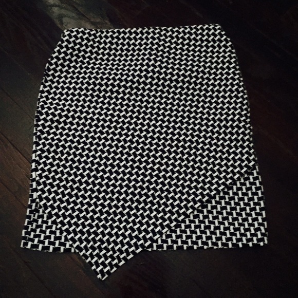 H&M PENCIL SKIRT - Picture 1 of 2