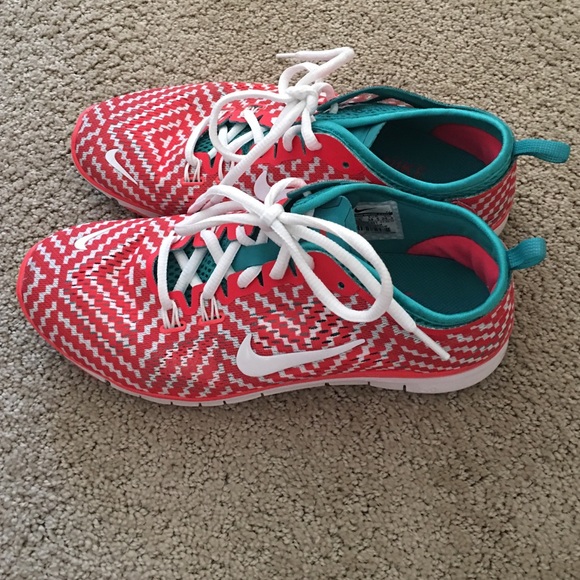 Cute pair of size 7.5 Nike Free 5.0!