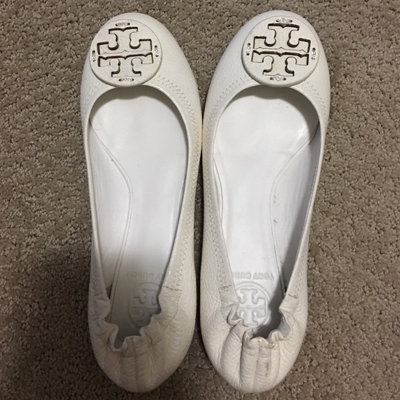 Size 7.5 cream/white Tory Burch flats!