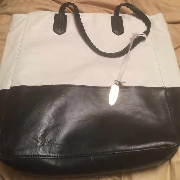Black white tote