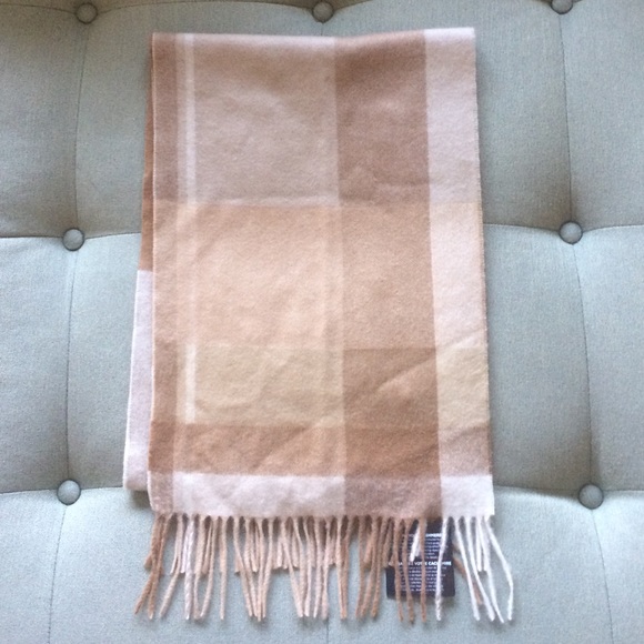 100% cashmere scarf NWT