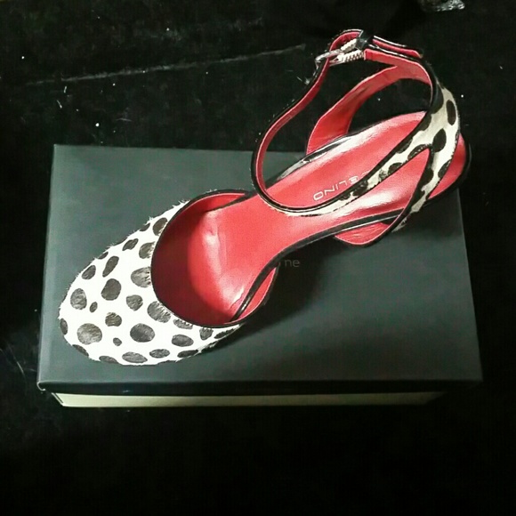 Black and white heel