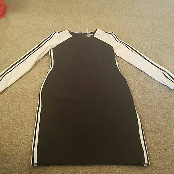Vince Camuto, Long Sleeve, Knee Length Dress sz 6
