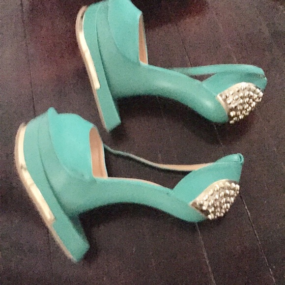 Green/Gold  platform heels - Picture 2 of 2