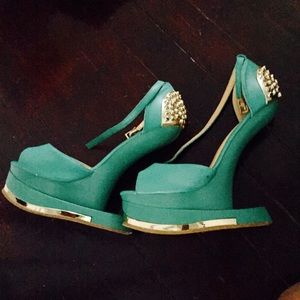 Green/Gold  platform heels
