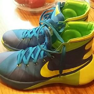 NIKE BASKETBALL HYPERDUNKS