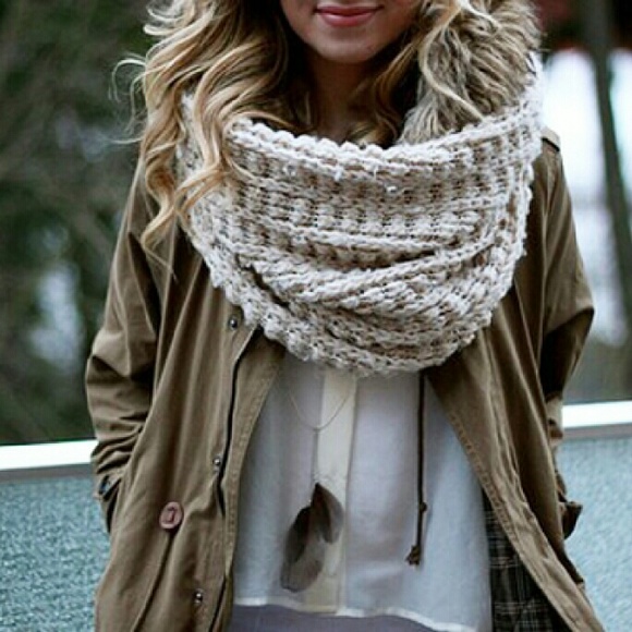H&M Accessories - CLEARANCE 🔴H&M Chunky Scarf
