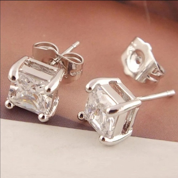 Jewelry - 925 Sterling silver cz stud earrings