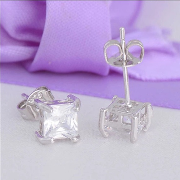 925 Sterling silver cz stud earrings - Picture 4 of 4