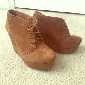 SHI by Journeys suede lace up wedge