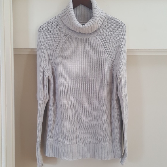 Old Navy Sweaters - Old Navy Light Gray Chunky Turtleneck Sweater