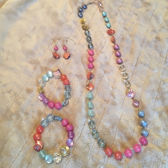 Necklace, Earrings & 2 Bracelets Set - Picture 1 of 4