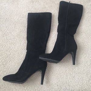 Black suede boot