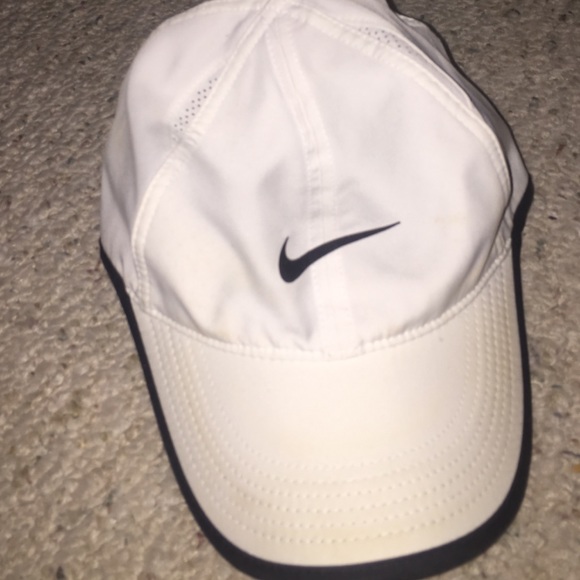 New white Nike hat