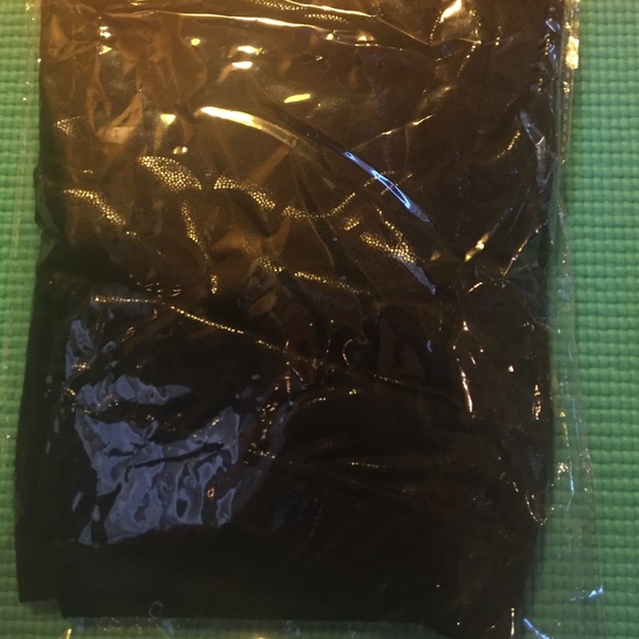 Black scale leggings - Picture 3 of 3