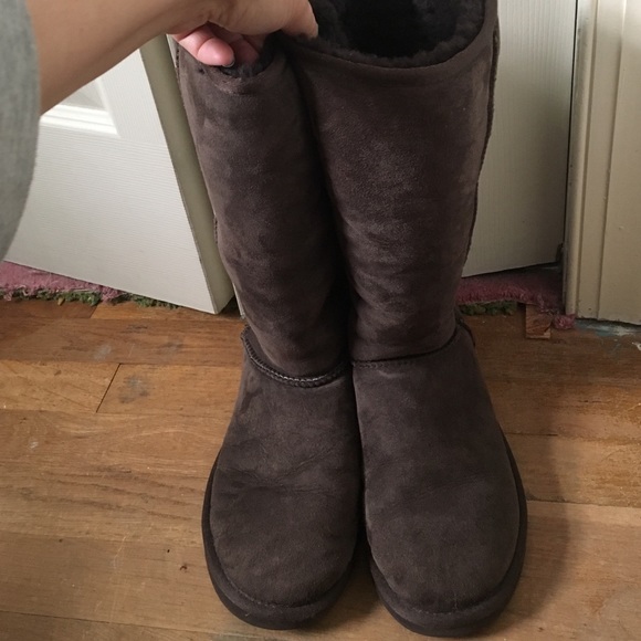 Tall chocolate brown ugg boots