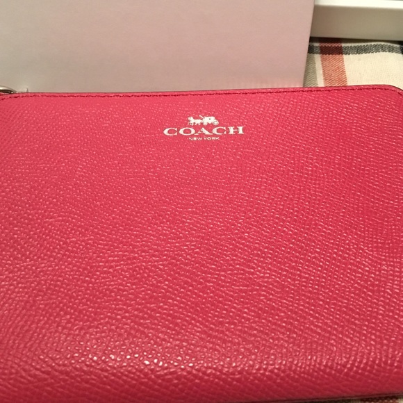 Coach pink clutch wristlet NWT - Picture 2 of 4