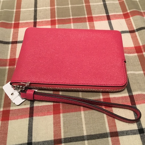 Coach pink clutch wristlet NWT - Picture 3 of 4
