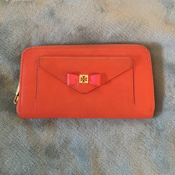 Tory Burch Handbags - Orange Tory burch wallet!