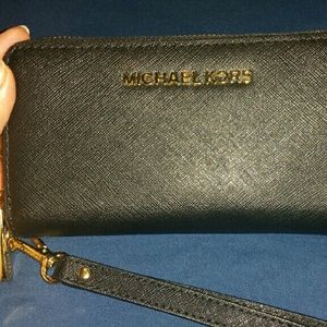 SOLD Michael Kors Wallet