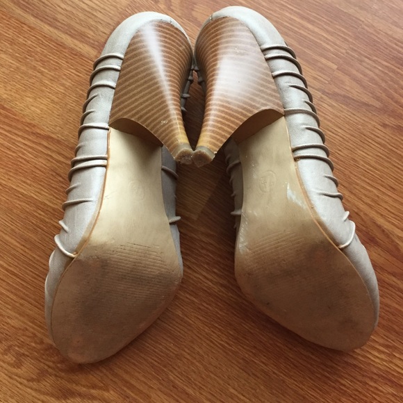 Nude Mossimo Peep-toe Pumps - Picture 4 of 4