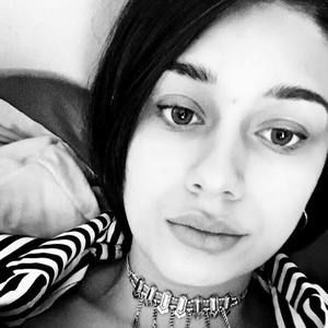 Meet your Posher, Ezraela