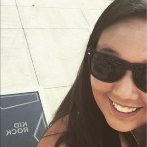 Meet your Posher, Kiana