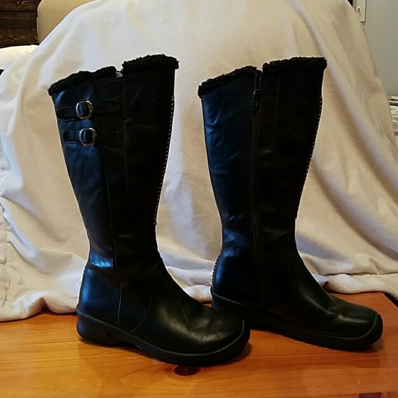 Keen black boots size 5.5