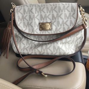 Michael kors crossbody purse