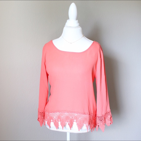 Coral Crochet Top 3/4 Sleeves - Picture 3 of 8