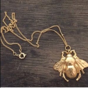 Vintage Jewelry - ๐ vintage brass bee pendant charm necklace Vintage Jewelry - ๐ vintage brass bee pendant charm necklace
